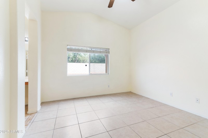 18_7414 w eugie ave-18