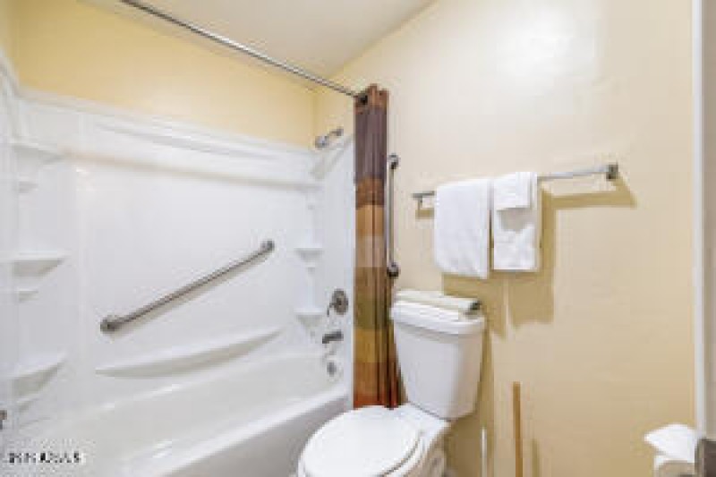 20251026180639352237000000