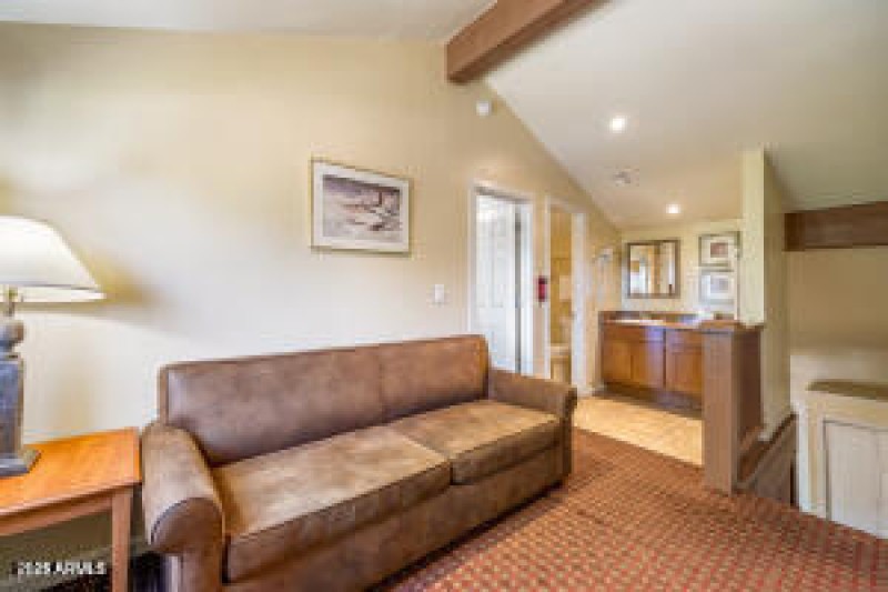 20251026184544678120000000