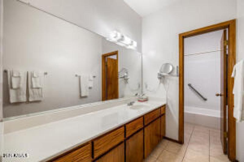 20251026182455794790000000