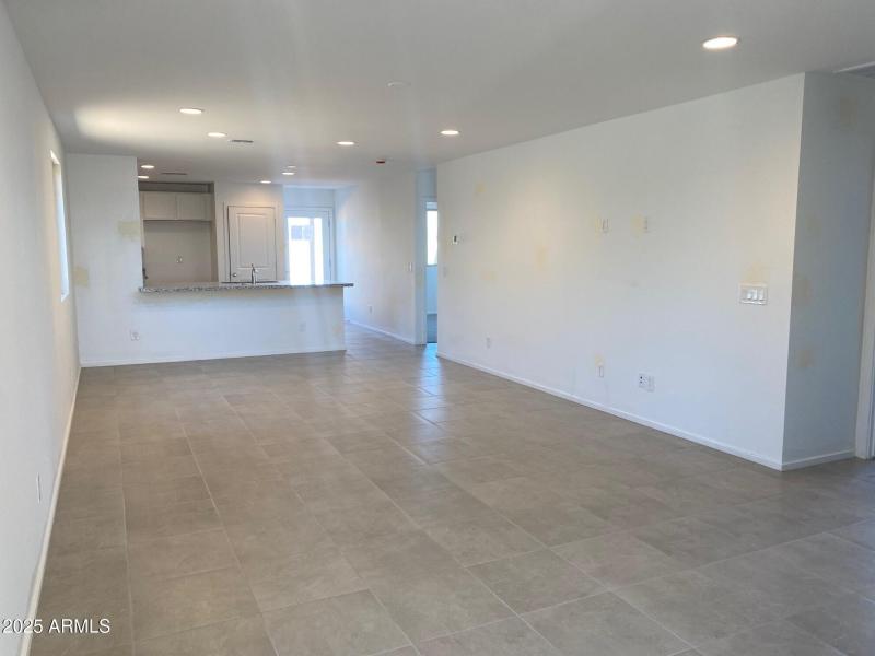 P35 Lot 23 GR & Kitchen