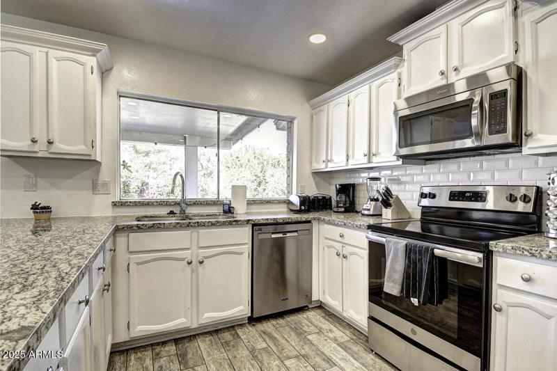 4524 E Kelton Lane Copy (11)