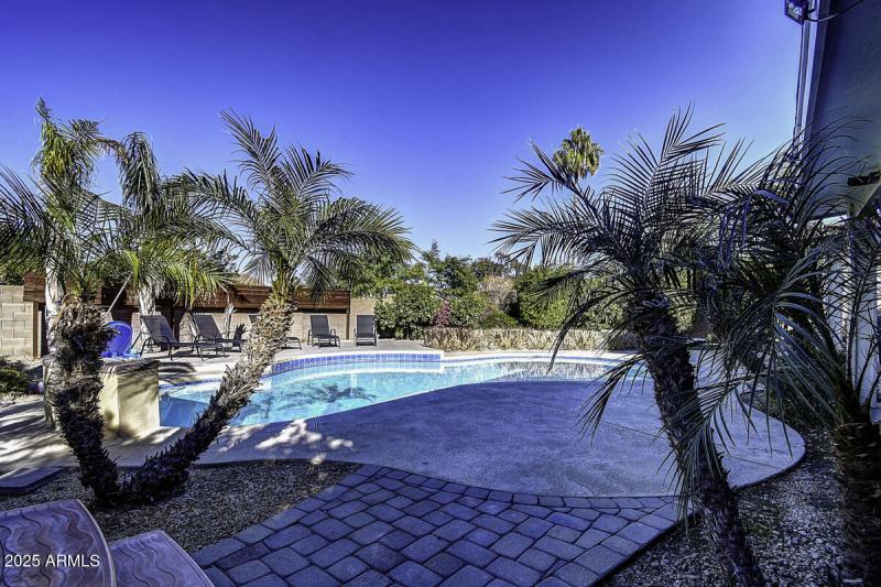 4524 E Kelton Lane Copy (38)