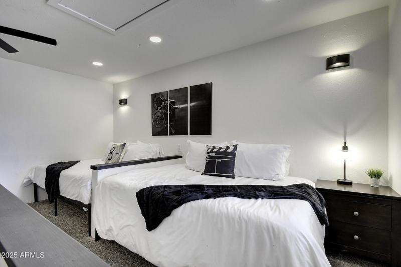 6250 E Janice Way (55)