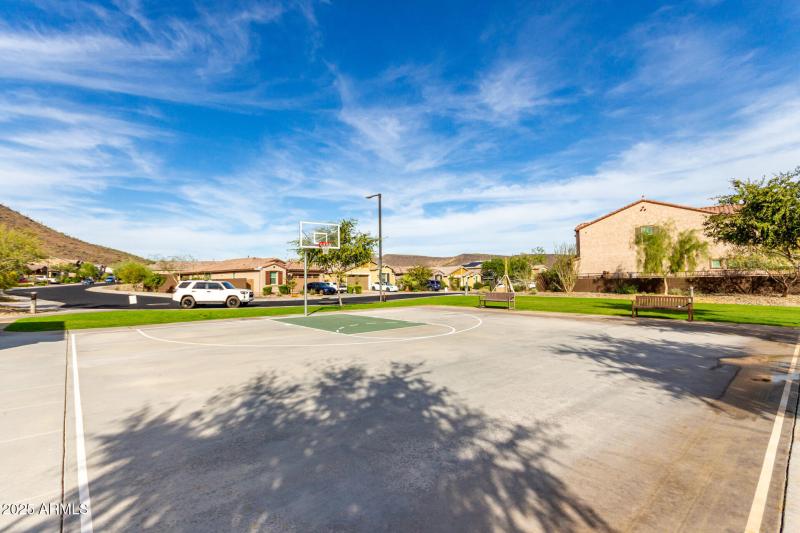 COMMUNITYN BASKETBALL COURT