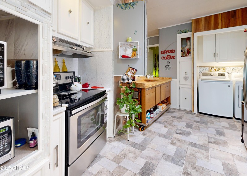 11411-N-91st-Ave-Kitchen