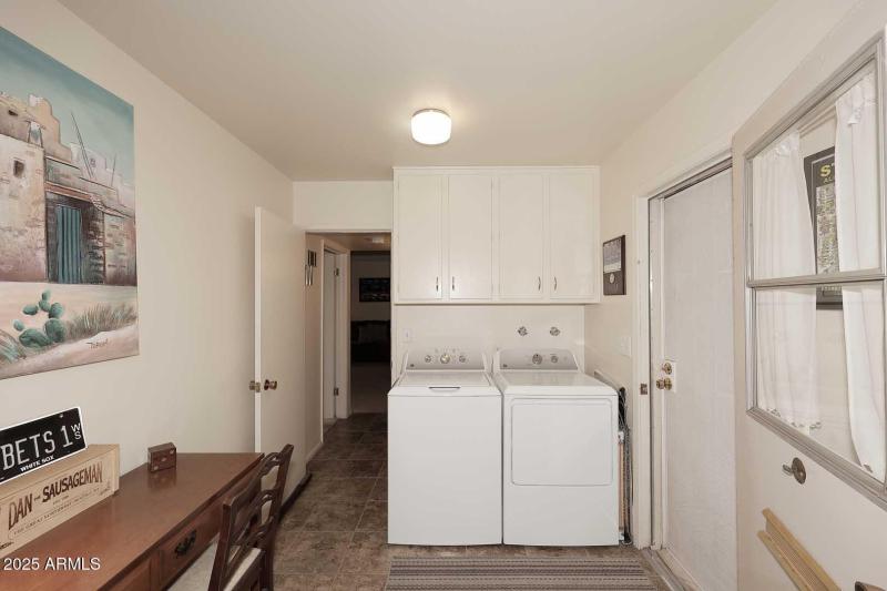 Laundry Room-Storage2