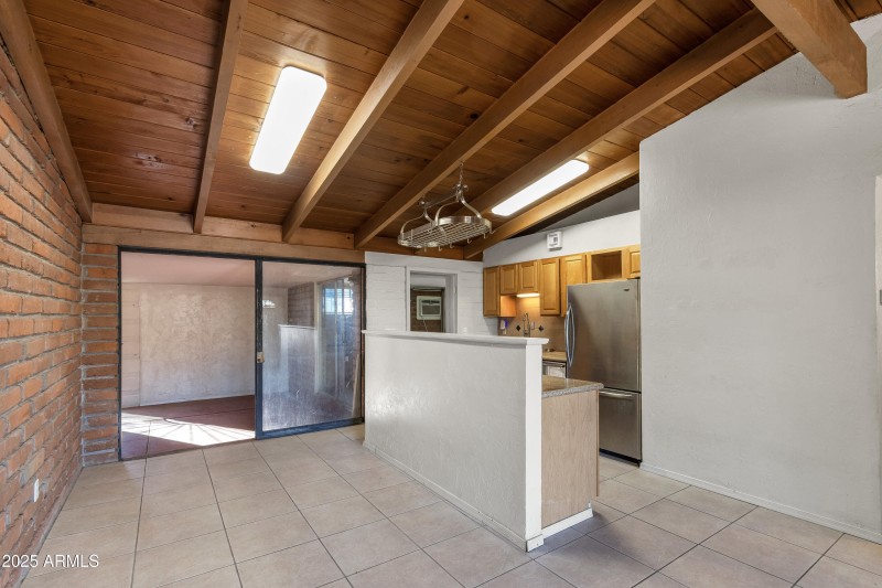 1303 N Roberts Way__005