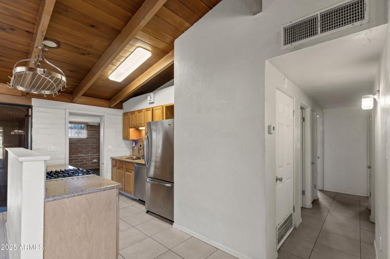 1303 N Roberts Way__006