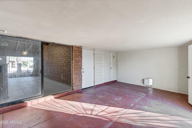 1303 N Roberts Way__015