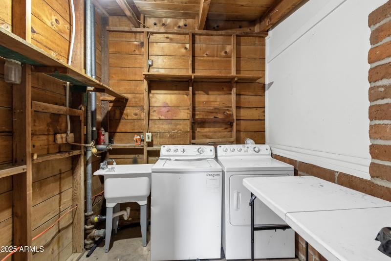 1303 N Roberts Way__016