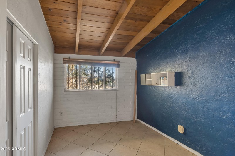 1303 N Roberts Way__027