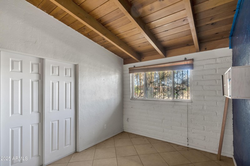 1303 N Roberts Way__028