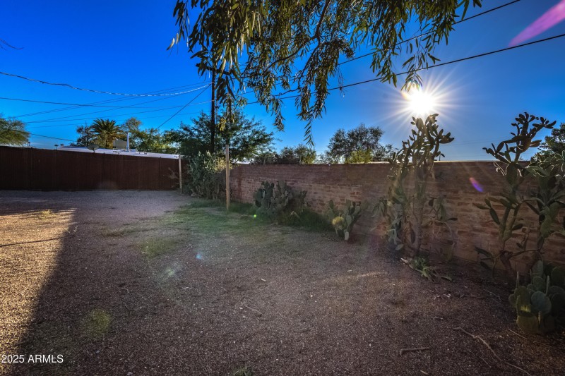 1303 N Roberts Way__063