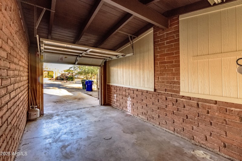 1303 N Roberts Way__105