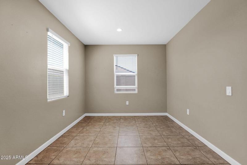 25-web-or-mls-P1246241