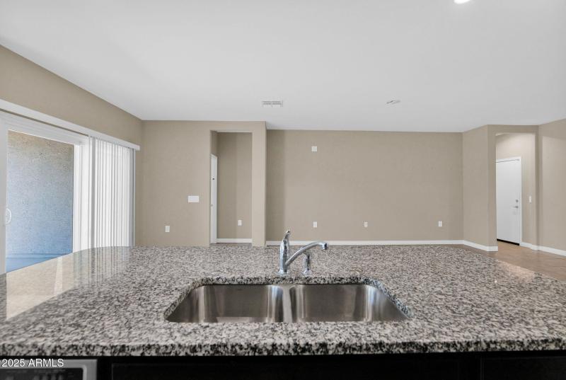 24-web-or-mls-P1246239