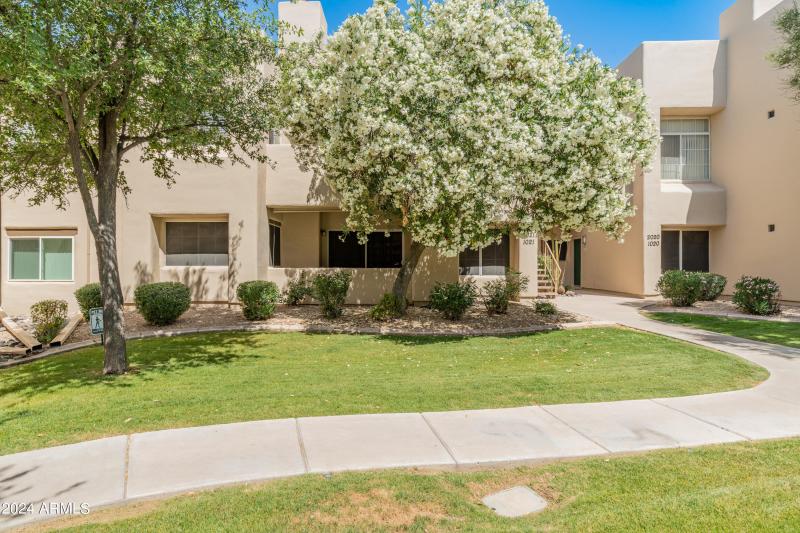 11333 N 92nd St Unit 1021-35 exterior