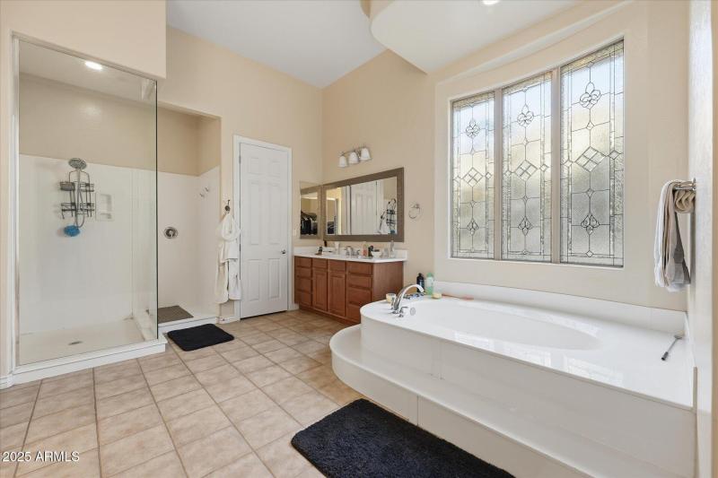 25-025-primary-bathroom