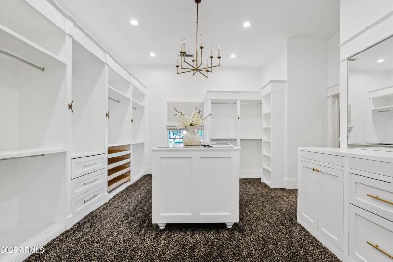 Primary suite closet