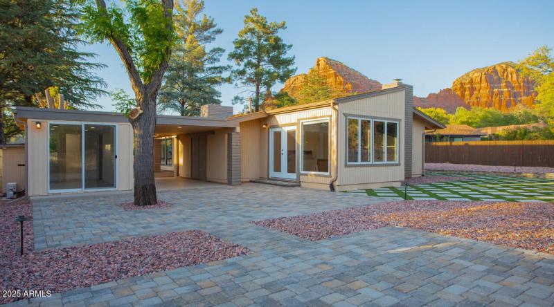 0-HK5A2202-CmRaw-Plus-Edit (1)