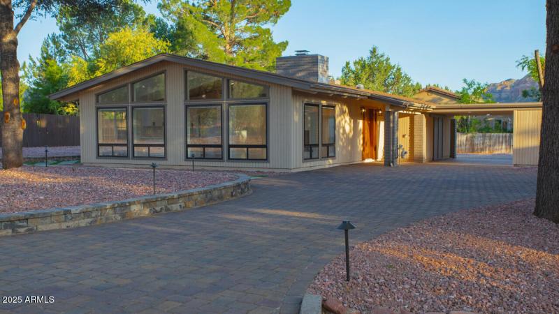 0-HK5A2121-CmRaw-Plus-Edit