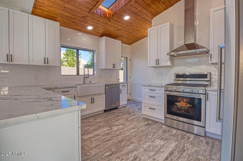 12-INT-80D-HDR-1-CR-P-Edit-IMG_1076