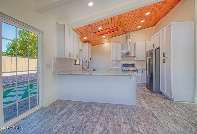 9-INT-80D-HDR-1-CR-P-Edit-IMG_1037