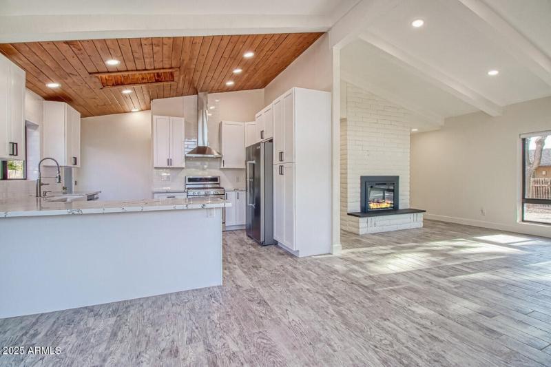 8-INT-80D-HDR-1-CR-P-Edit-IMG_1028