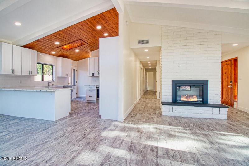 6-INT-80D-HDR-1-CR-P-Edit-IMG_0995