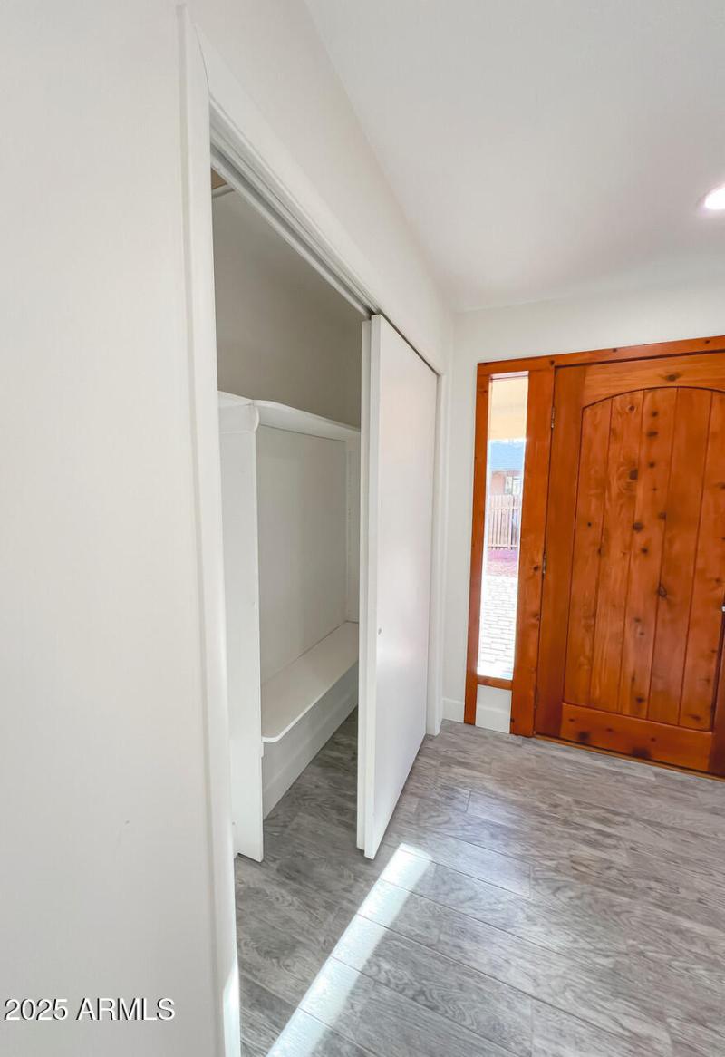 15Z-INT-iph-CmRaw-Pls-File_054