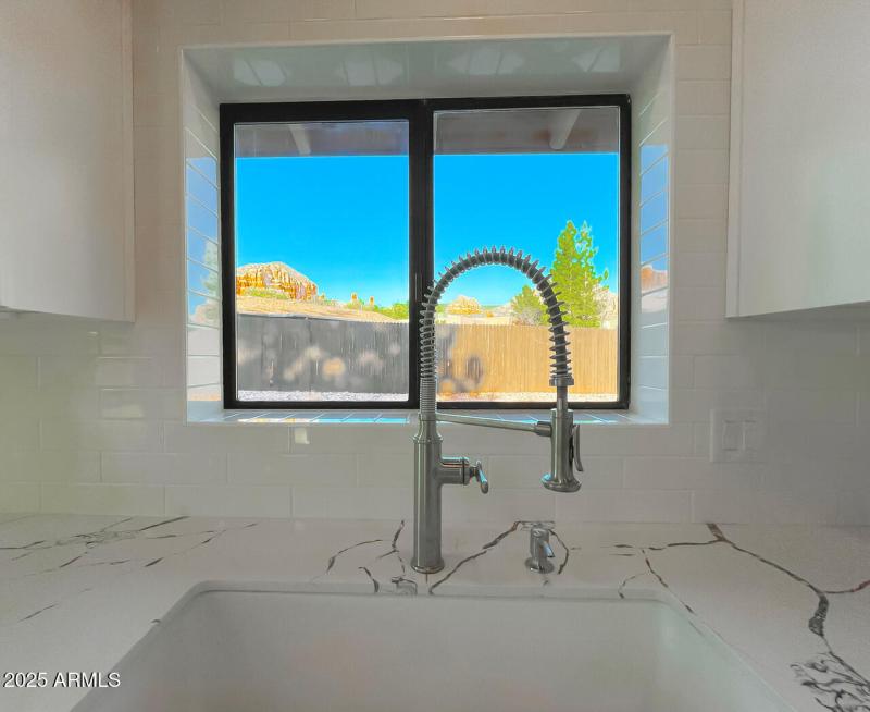 15-INT-iph-20-CmRaw-Plus-File_032