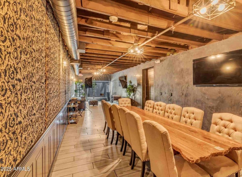 5912 W Glendale - Graphics