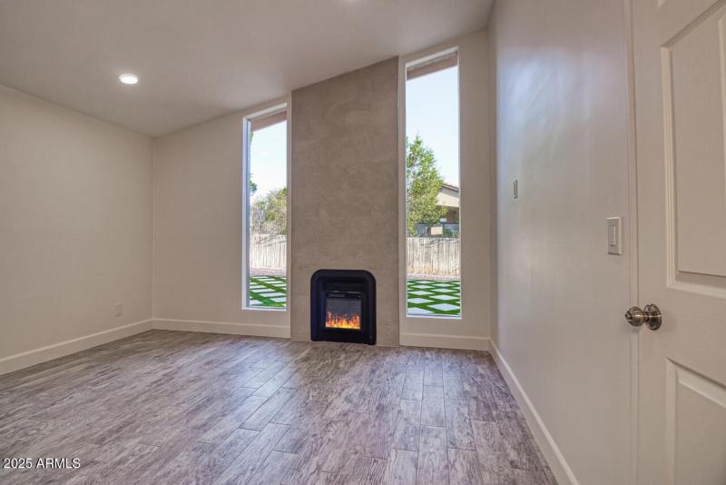 24-INT-80D-HDR-1-CR-P-Edit-IMG_1250