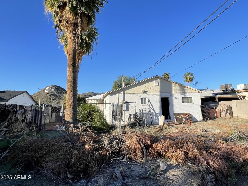 BACK OF HOME * VIEW OF S MOUNTAIN