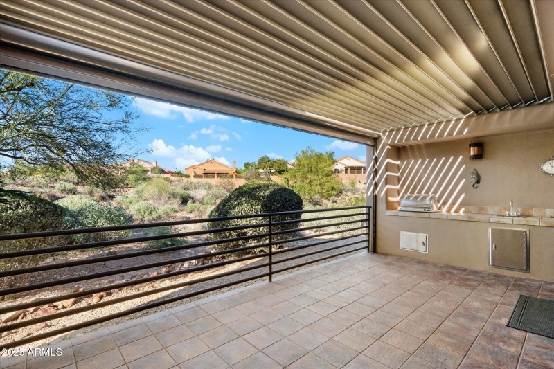 Spacious Patio w/views