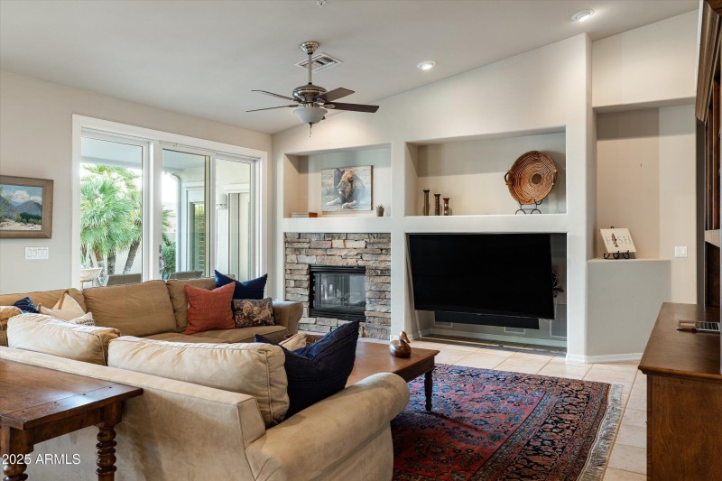 11-10836 N 95th Pl (11 of 64)