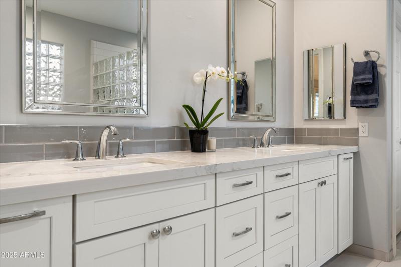 23-10836 N 95th Pl (23 of 64)