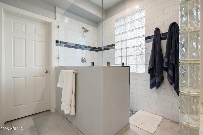 24-10836 N 95th Pl (24 of 64)