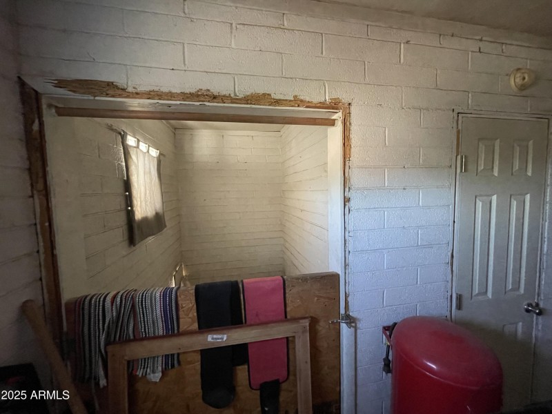 PRIMARY * COULD BE WALK-IN CLOSET