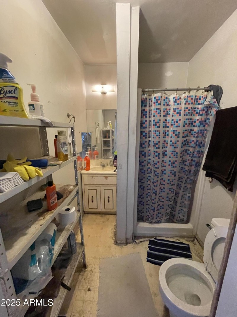 PRIMARY EN SUITE BATH