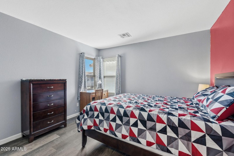 017__645 W Mirage Loop