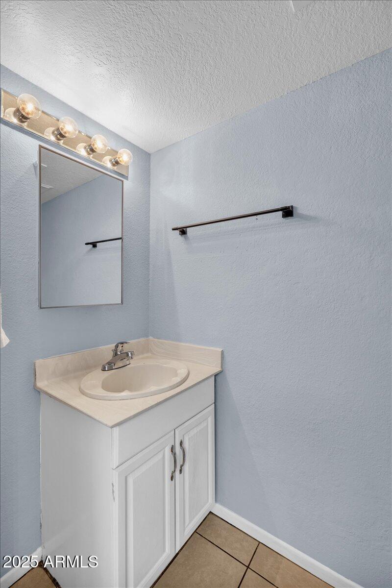 07-2437_E_Tracy_Ln_#2_6