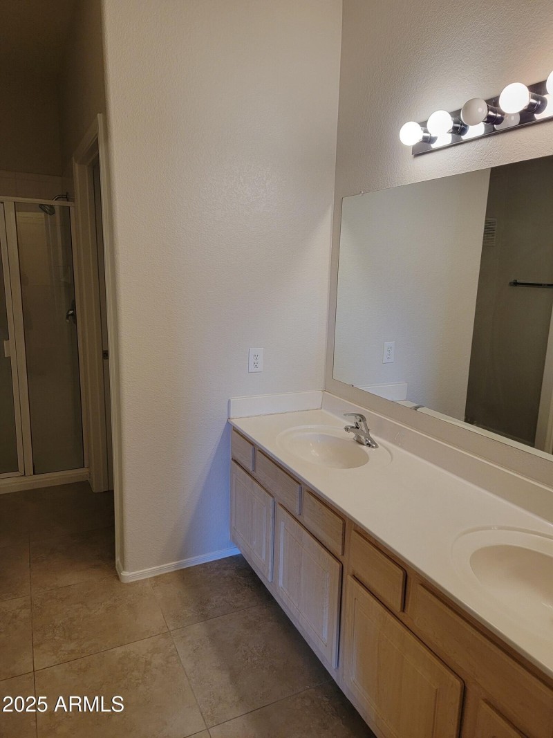 Resized_20251104_150826