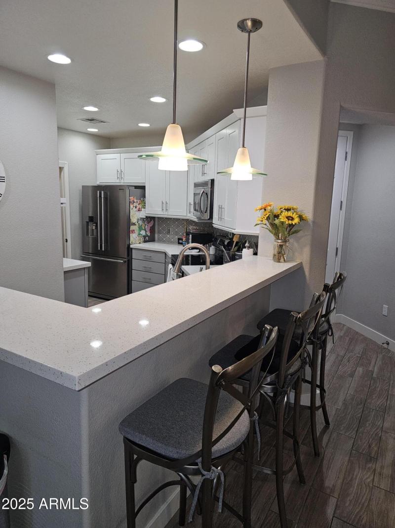 Kitchen Breakfast Bar