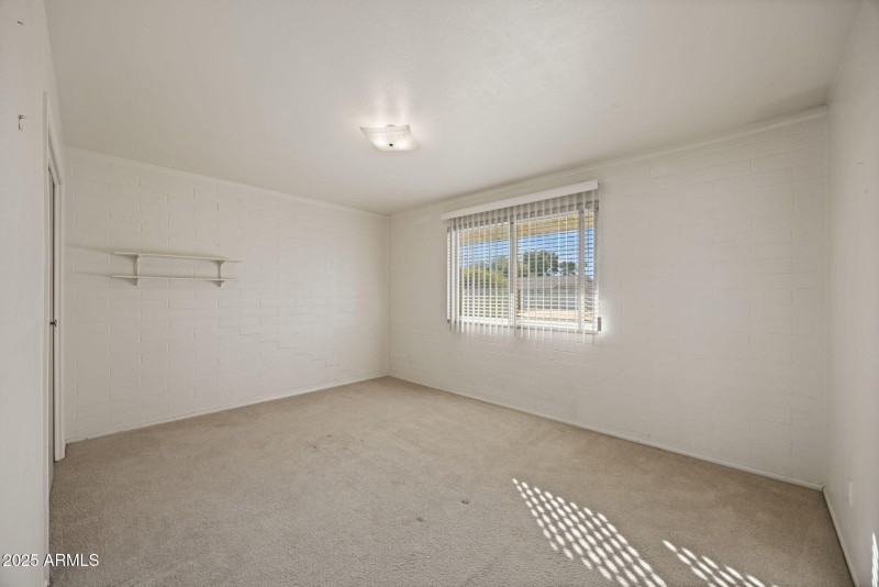 11-web-or-mls-11002-w-greer-ave