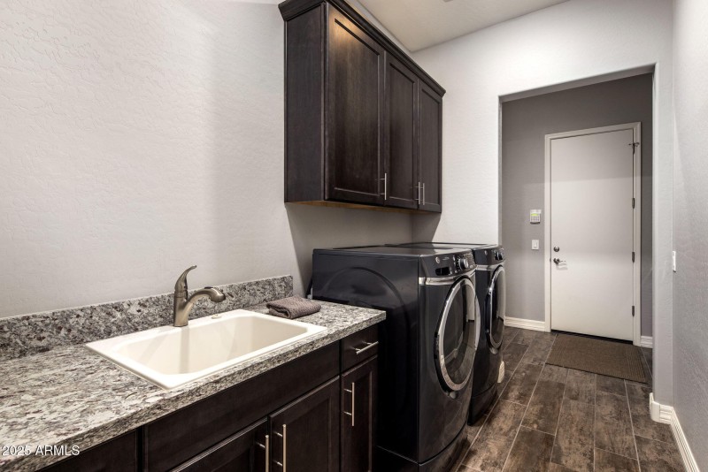 8-web-or-mls-D46A0303 copy