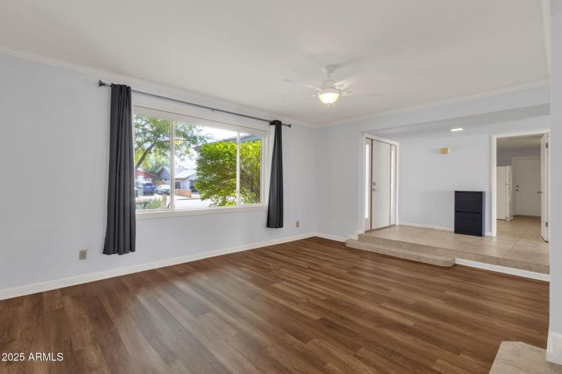 9-web-or-mls-1704-e-bell-de-mar-dr