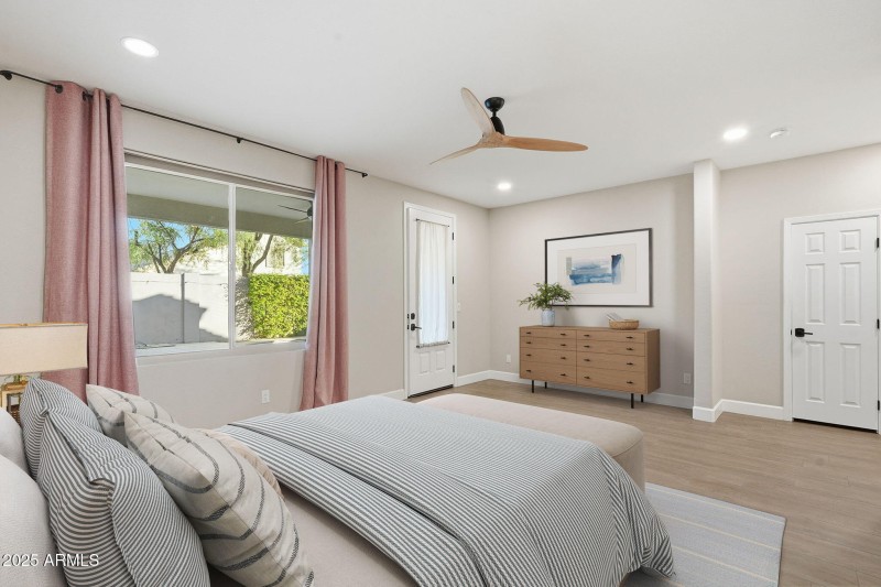 80-web-or-mls-primary room_VS