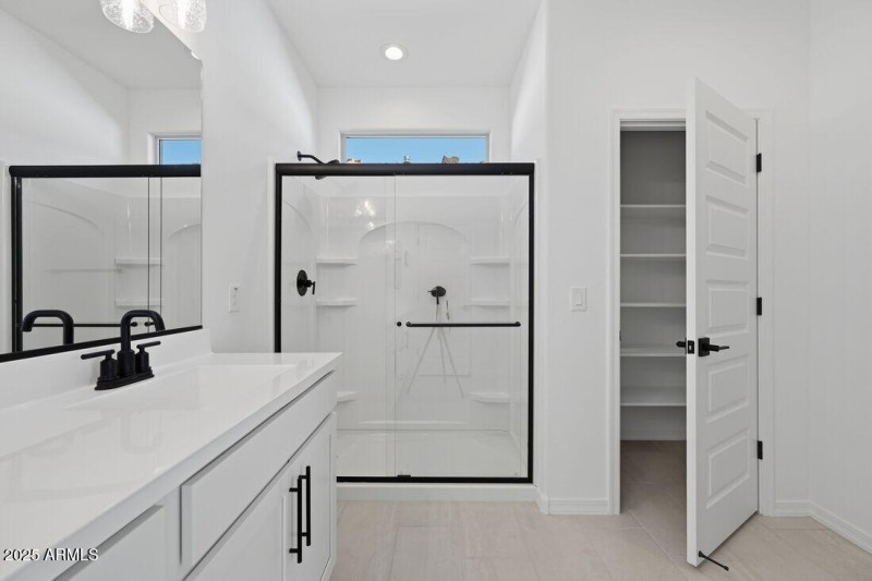 8827 W PASADENA Avenue - Ready Now!